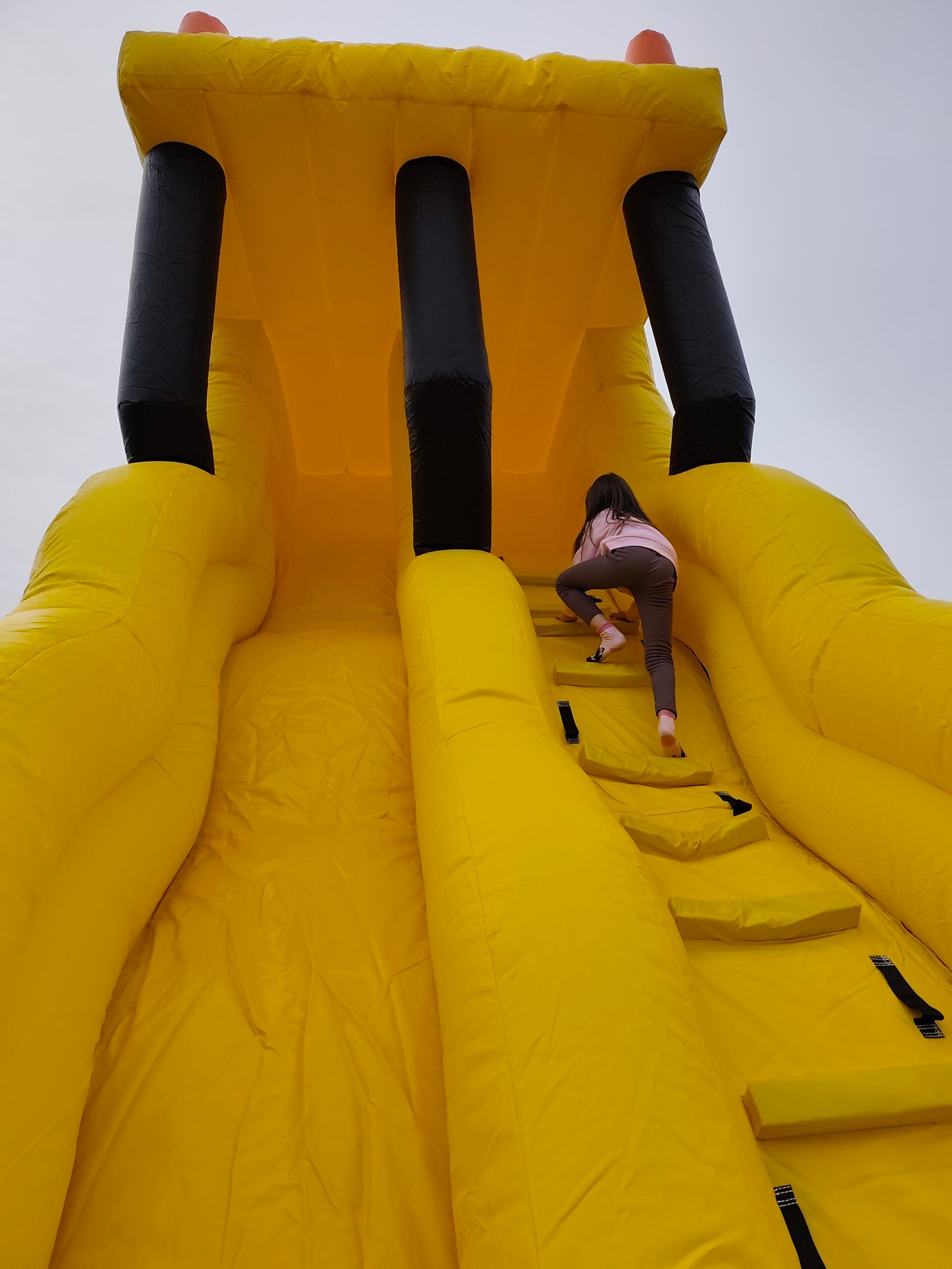 Napuhanac Bager s toboganom – pravi hit za male građevinare!