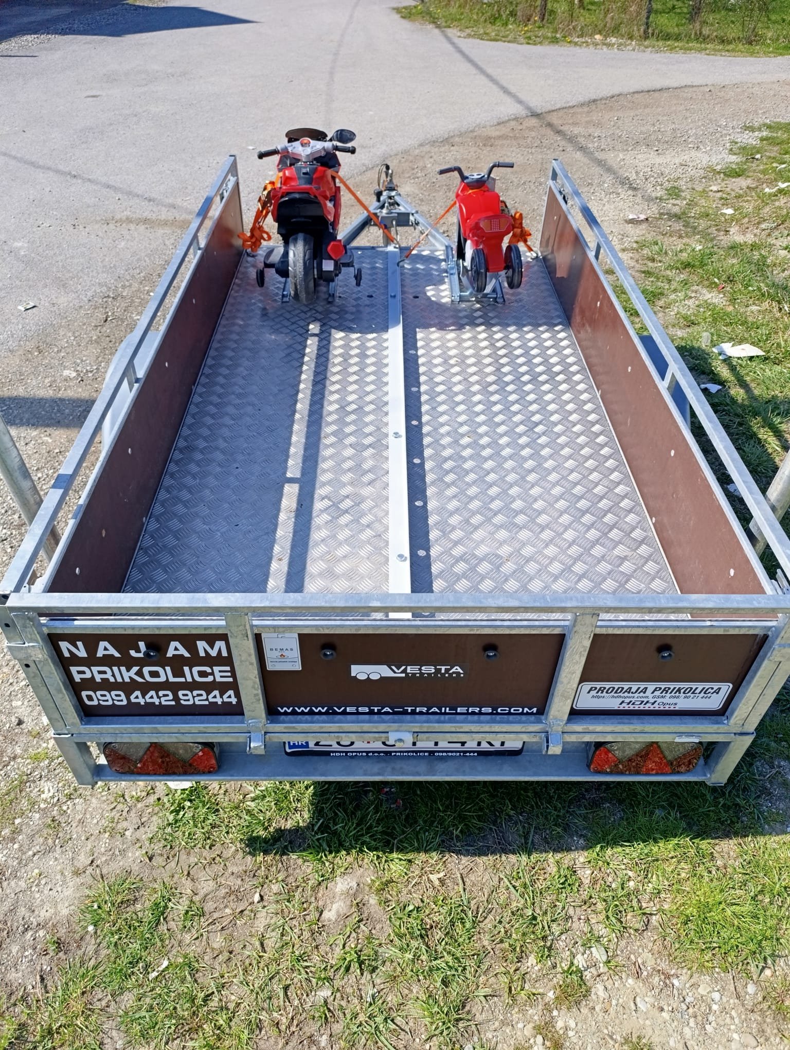 Najam moto prikolice