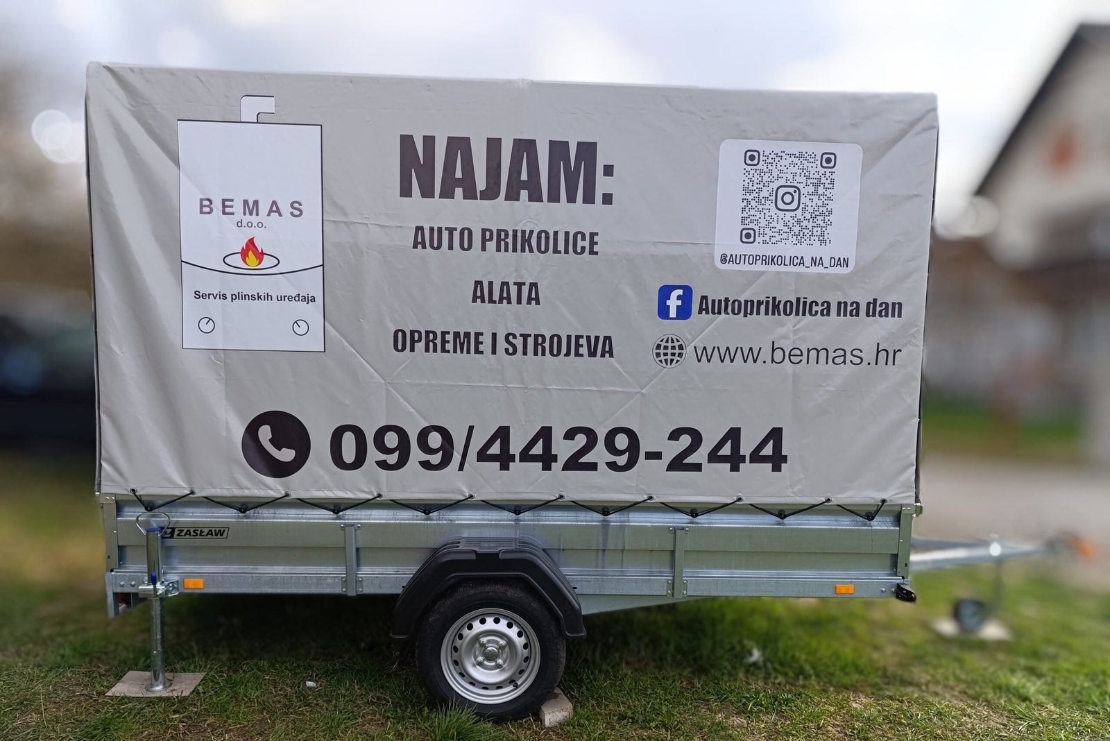 Najam lake auto prikolice sa ceradom