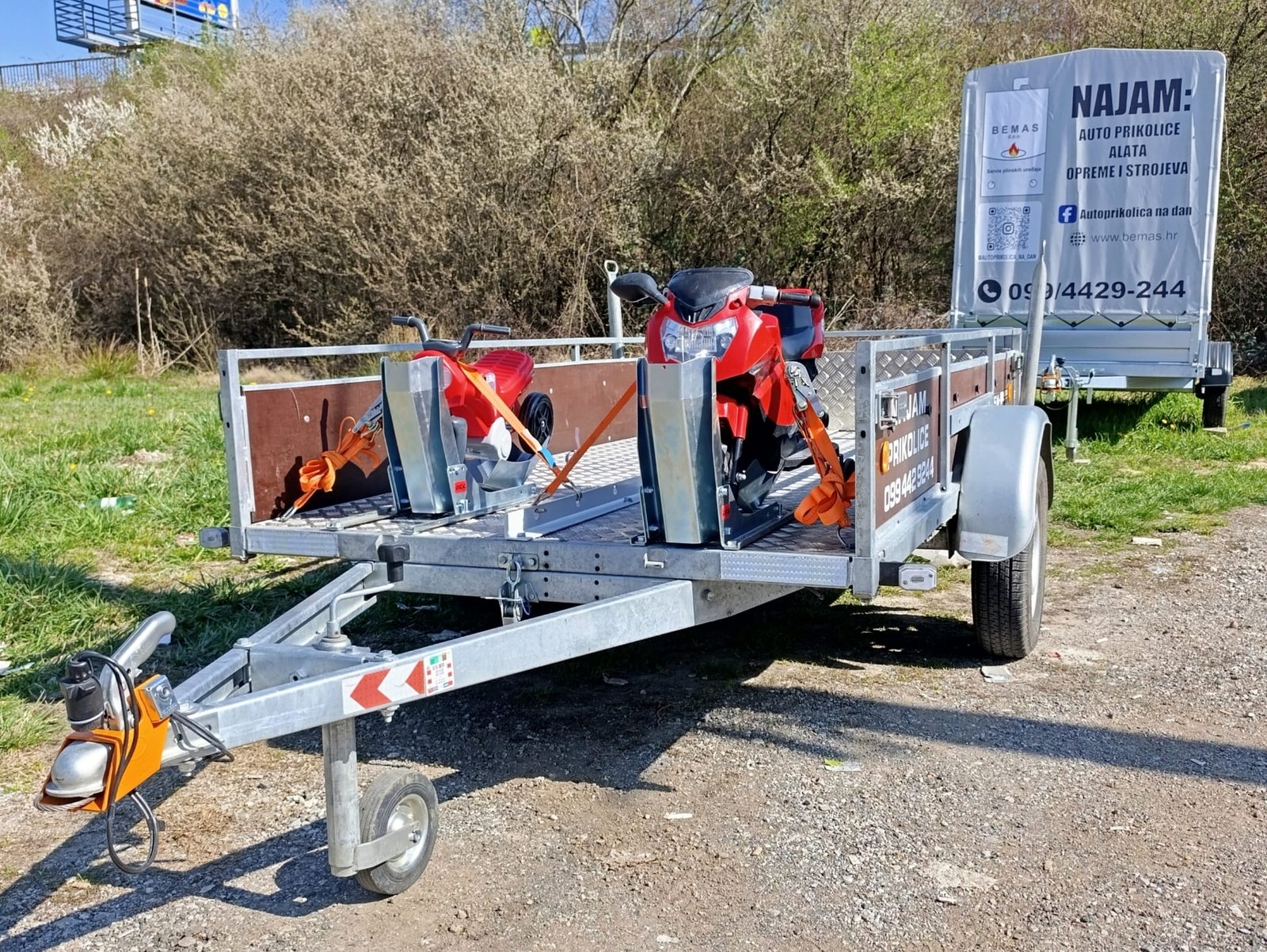 Najam moto prikolice
