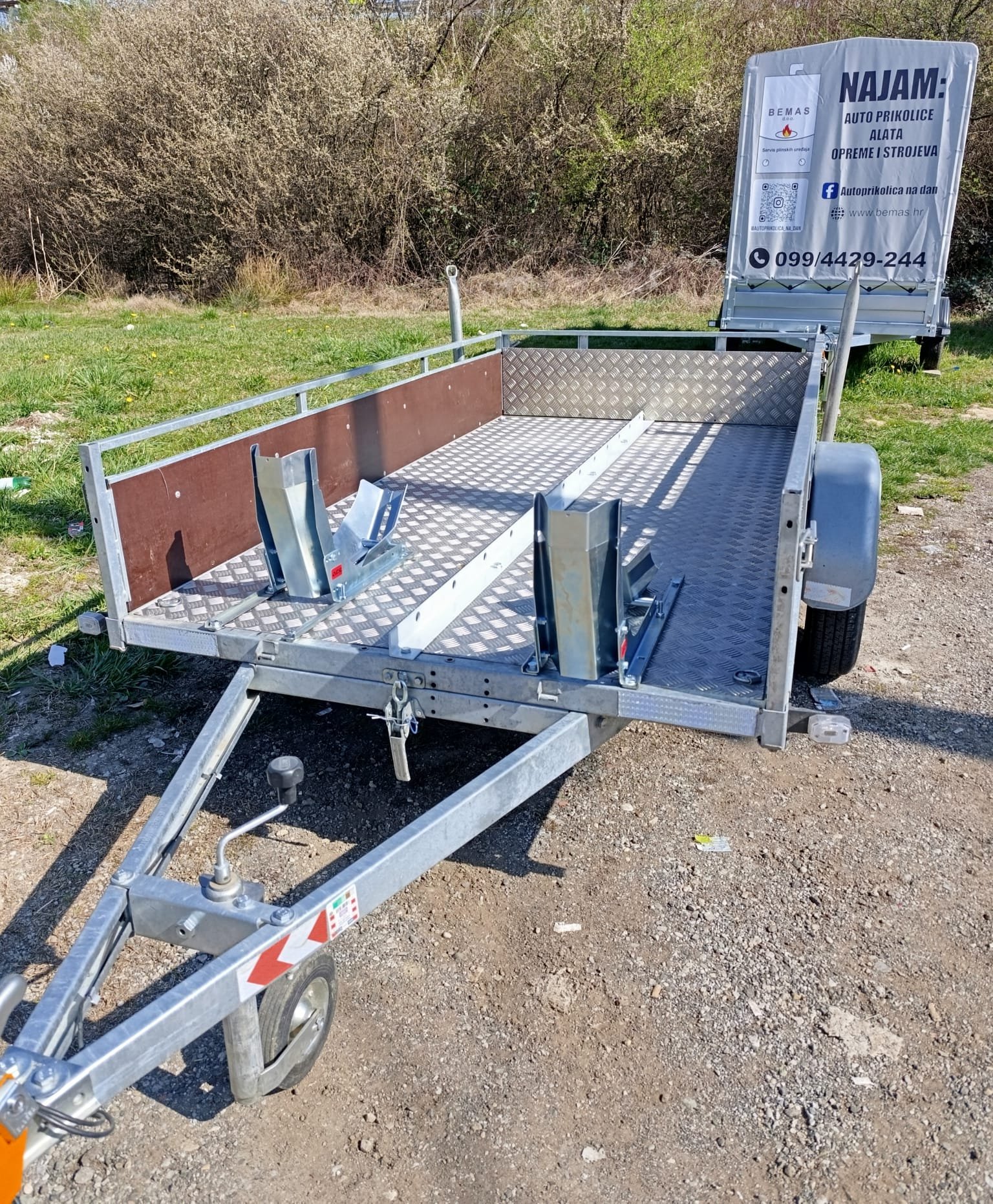 Najam moto prikolice